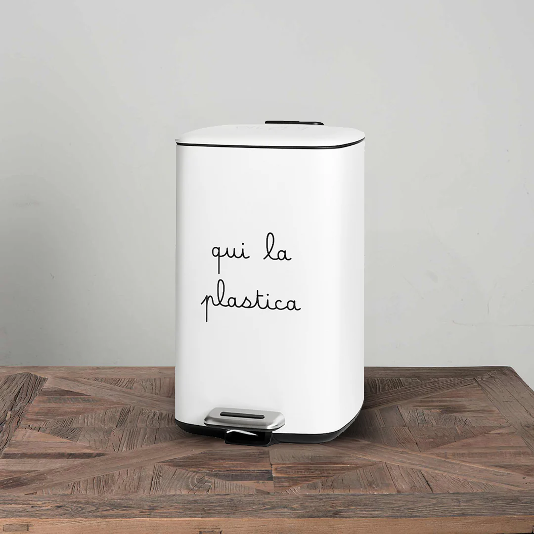 Pattumiera Qui la plastica